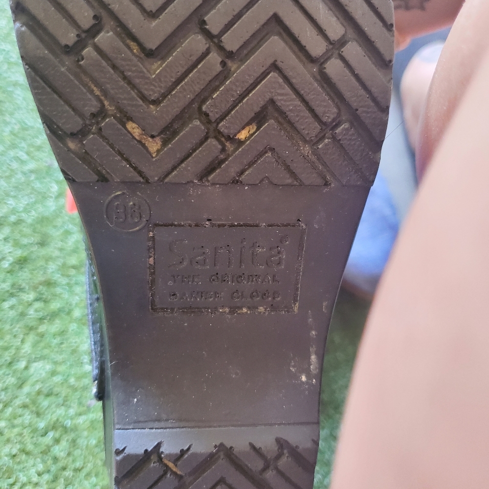 Clogs - Picture 2 of 2